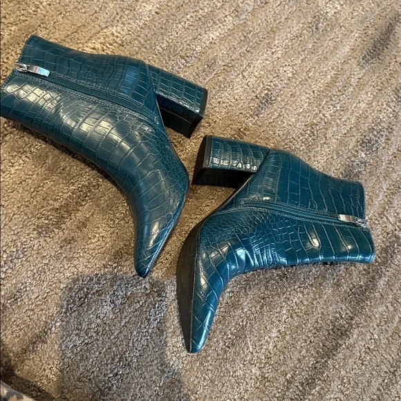 Steve Madden Nadalie Booties - Picture 2 of 6
